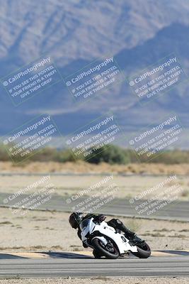 media/Nov-16-2025-Race Pace (Sun) [[8c5fa54630]]/Non Verified Riders (1st 20 Minutes)/4-Turn 16 (1116am)/